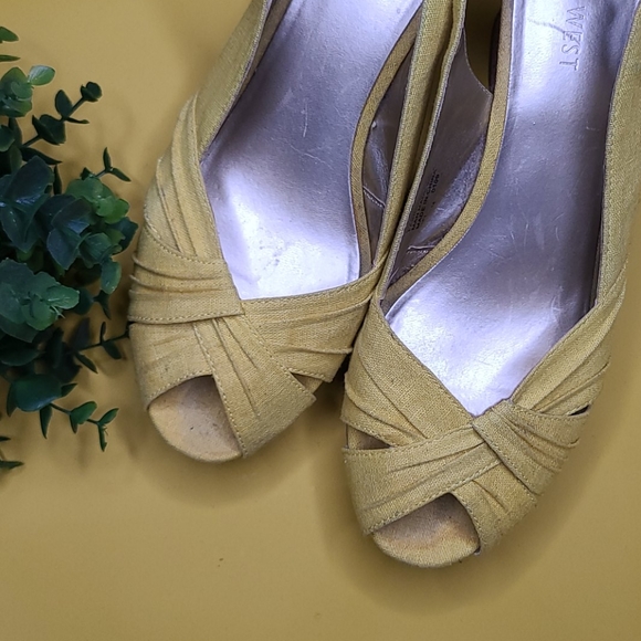 NINE WEST YELLOW SUMMER WEDGE 8.5 - Picture 7 of 7